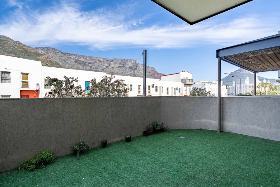 1 Bedroom Property for Sale in Zonnebloem Western Cape